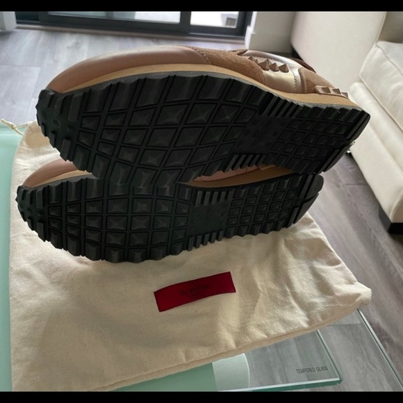 VALENTINO ROCKSTUD PINK RUNNER SNEAKERS SIZE 40 - Picture 5 of 5